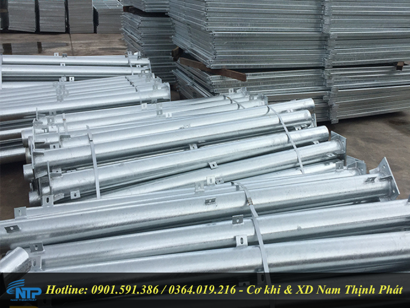 Cột hàng rào mạ kẽm nhúng nóng