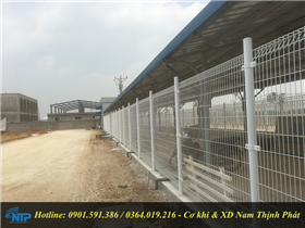 Lưới hàng rào nhà máy điện mặt trời